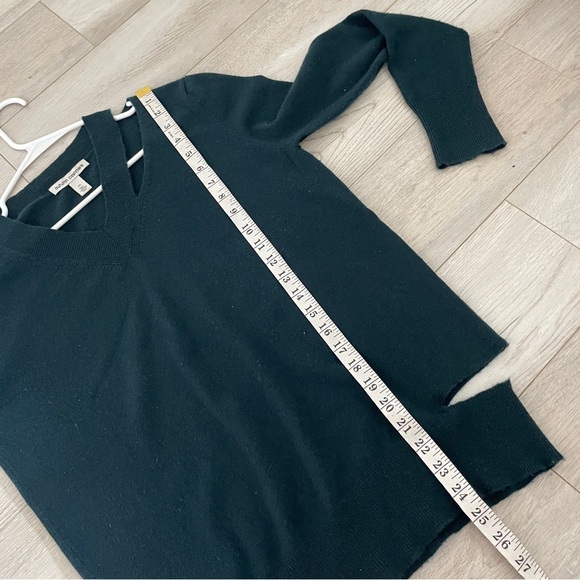 Autumn Cashmere Sweater cutout vneck womens Teal (xsmall) quiet luxury winter - Picture 5 of 5